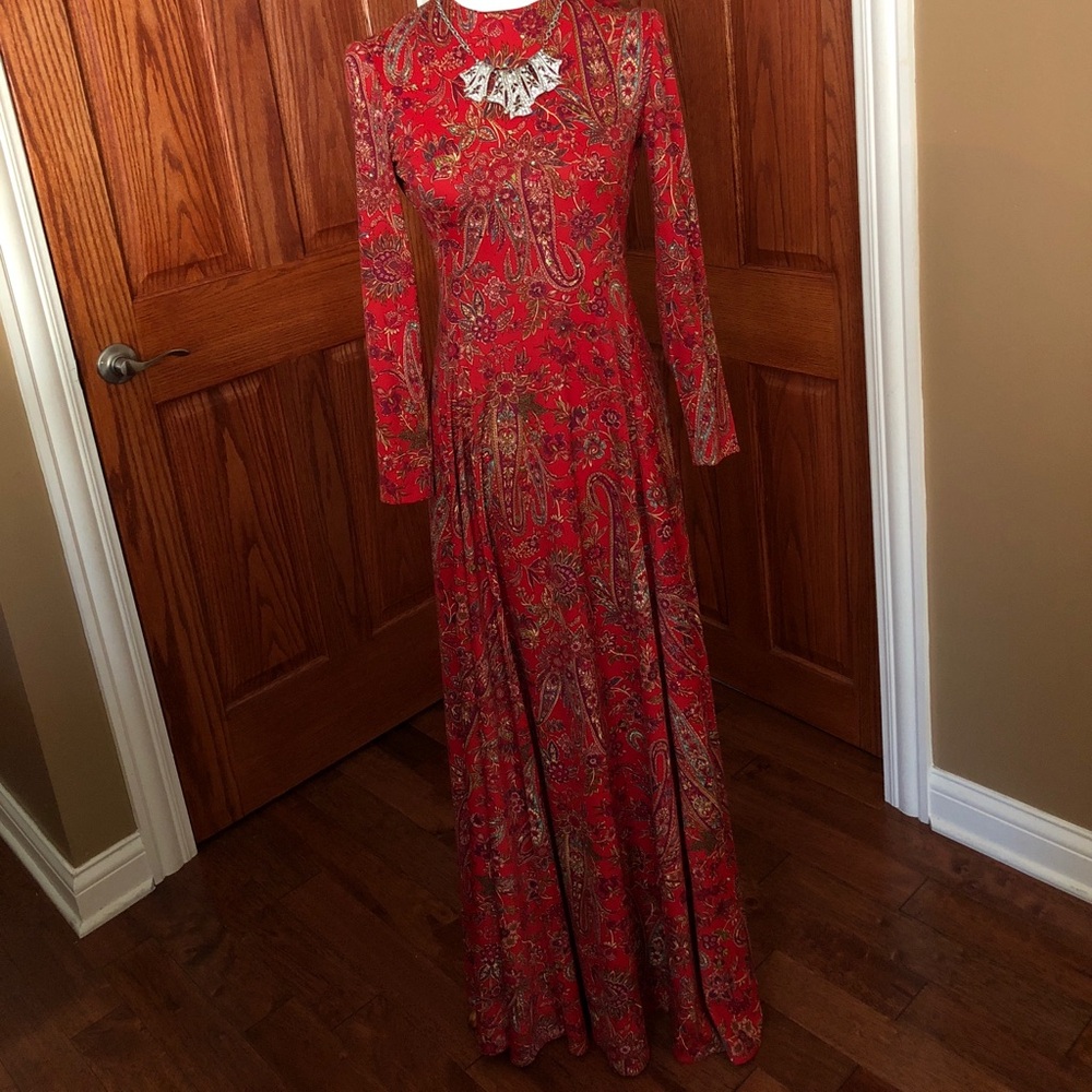 Chic Red Paisley Long Sleeve Dress